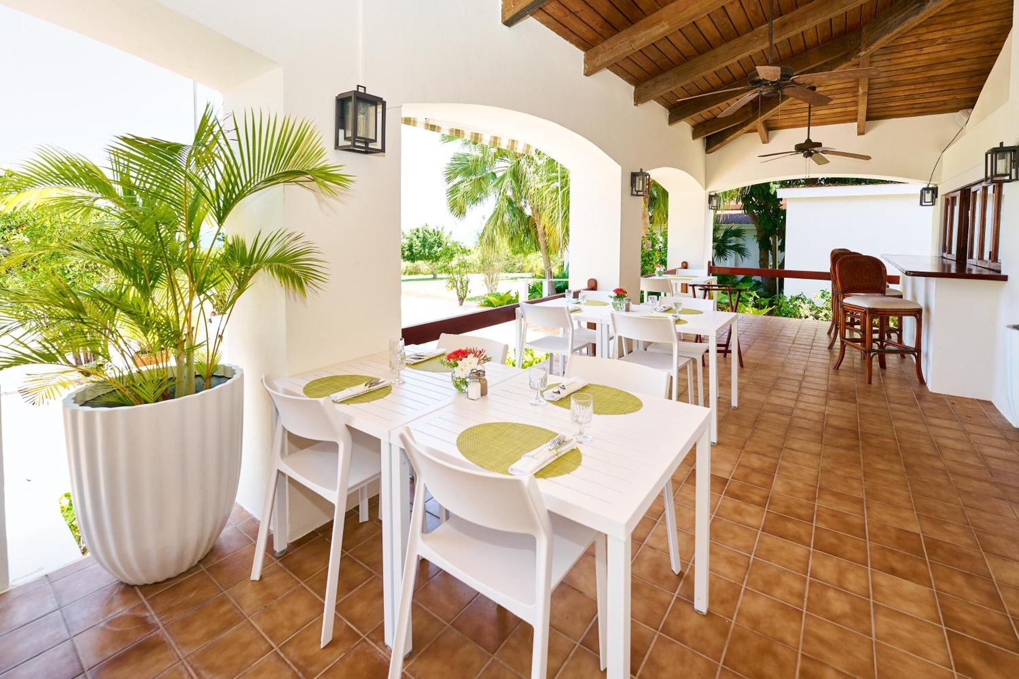 Mount Nevis Hotel Екстер'єр фото