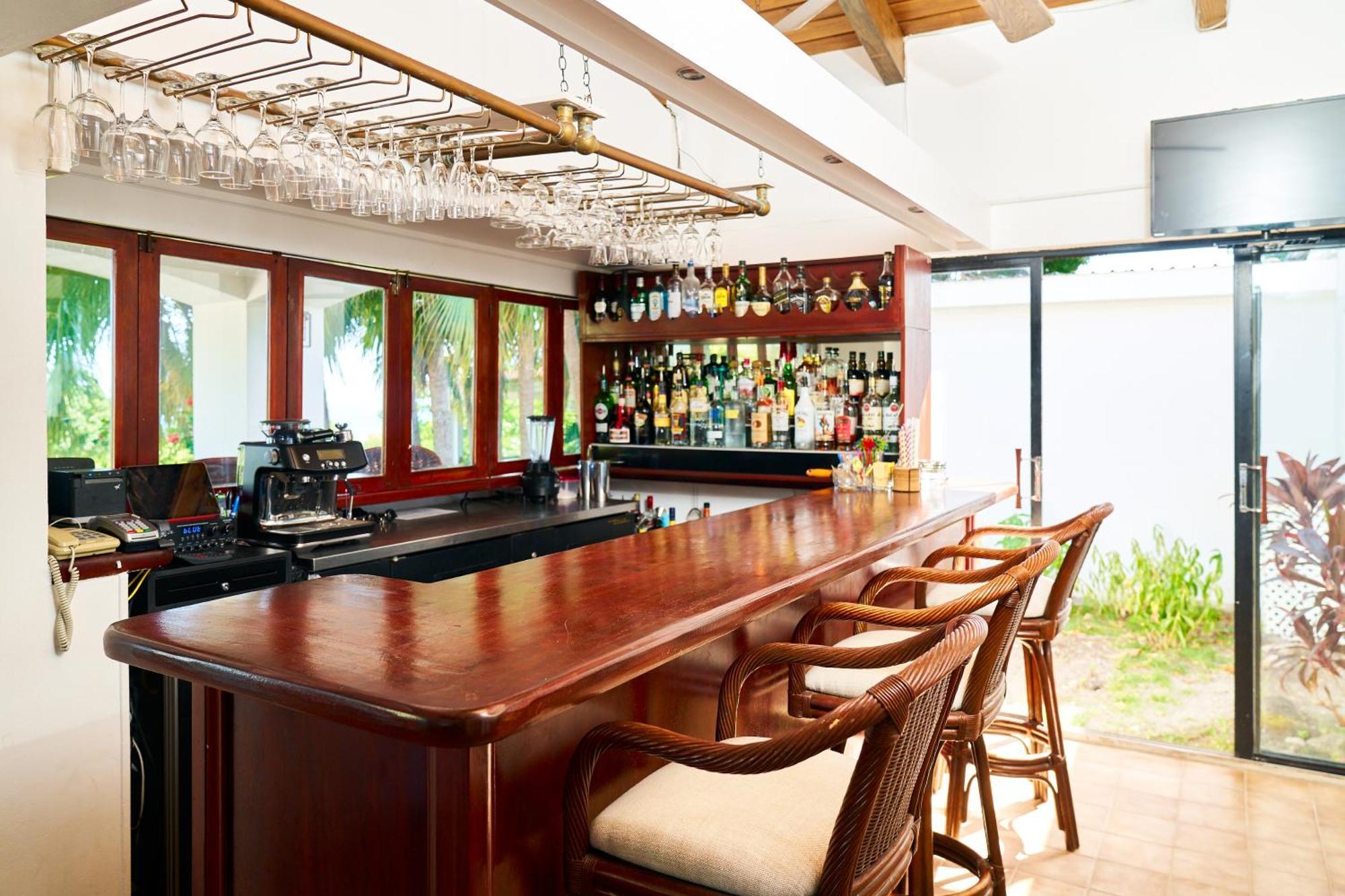 Mount Nevis Hotel Екстер'єр фото