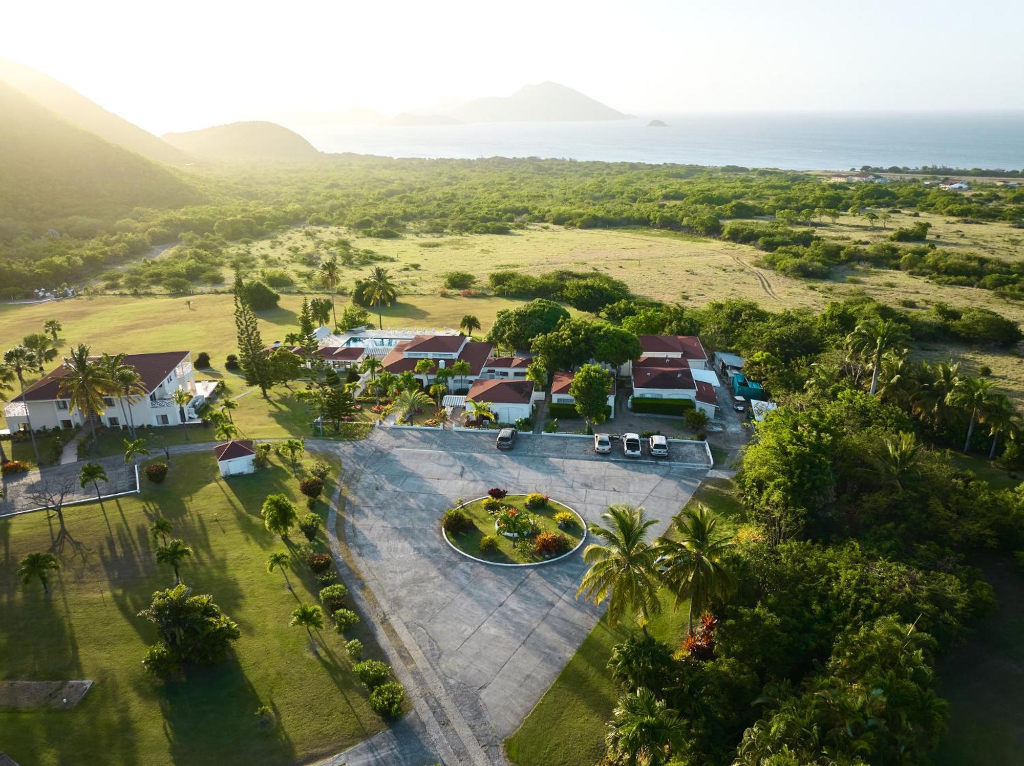 Mount Nevis Hotel Екстер'єр фото